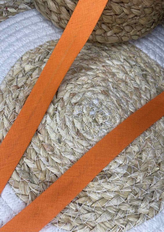 Коса-бейка бавовняна однотонна,запрасована з обох боків, оранж, ( 20 м) ,№6