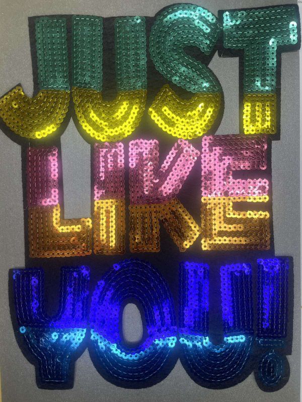 Ткана  нашивка  на клею з паєтками , "Just like you", 19,5 см *26 см , APL-399