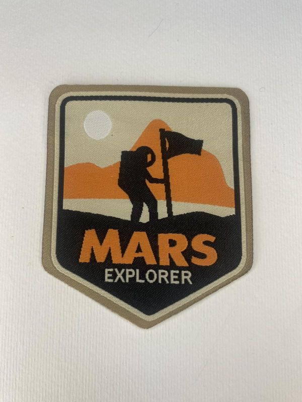 Ткана  нашивка  на клею , джакард , 7 см*6,5 см , APL-770